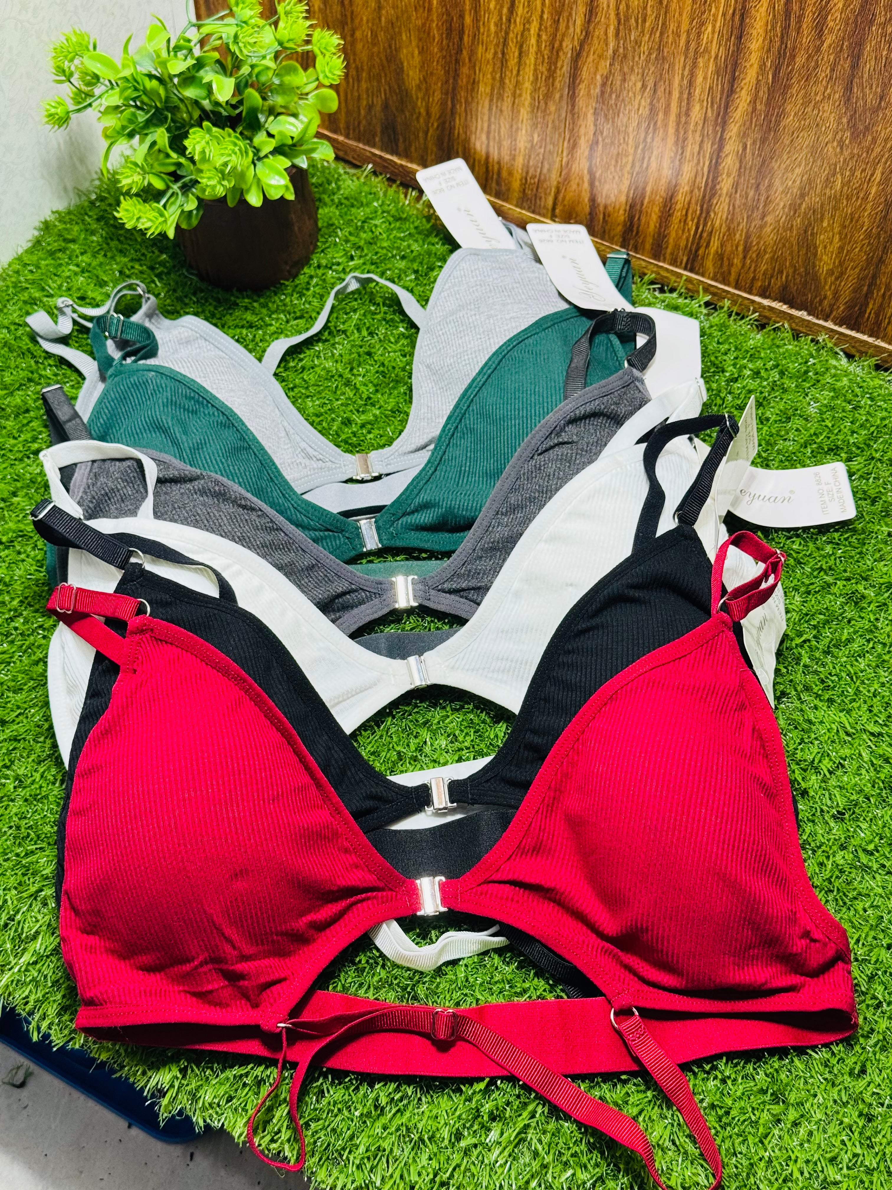 Seamless Front-Opened Bra – Metallic Hook, Removable Pads