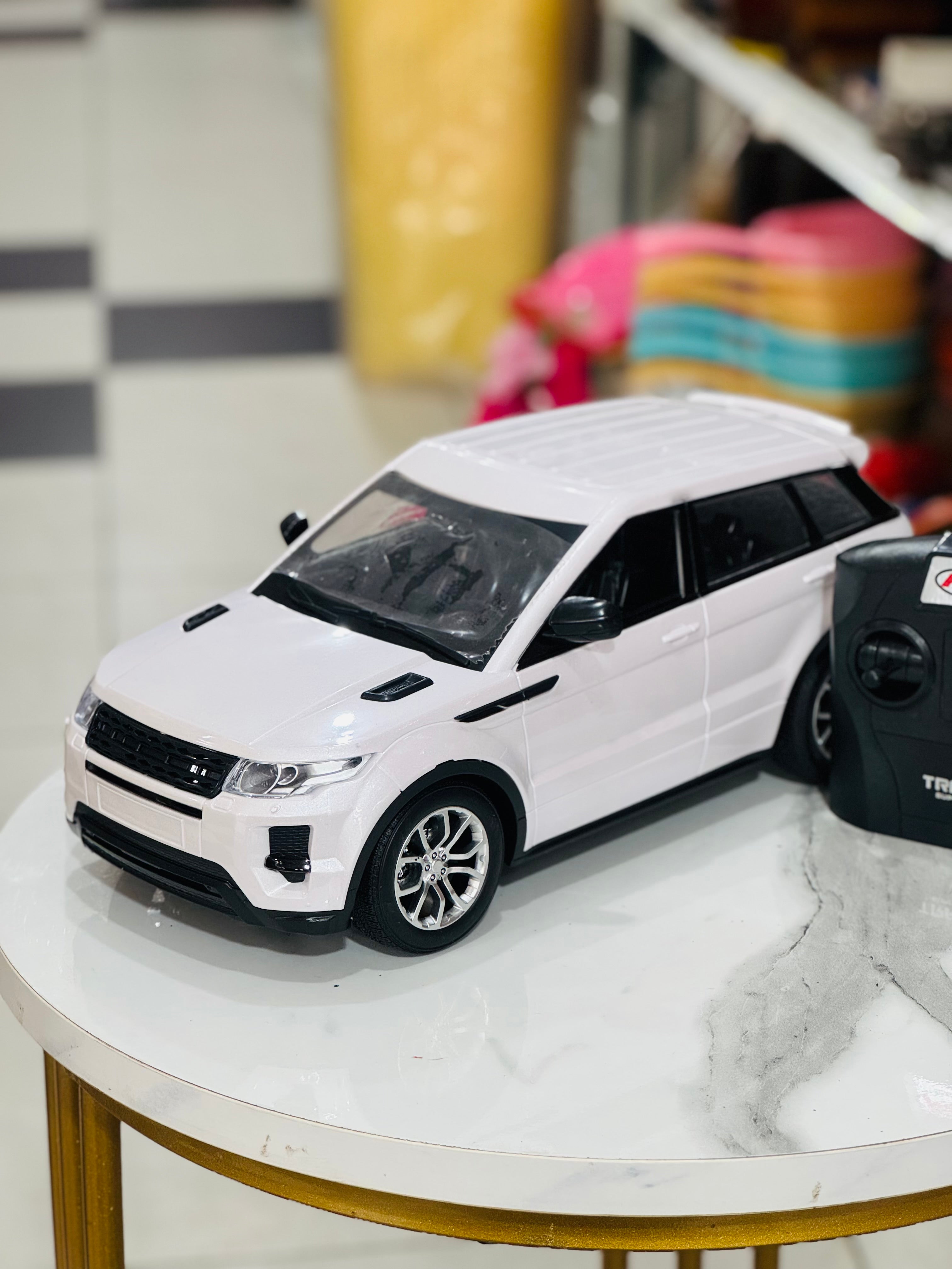 White Range Rover