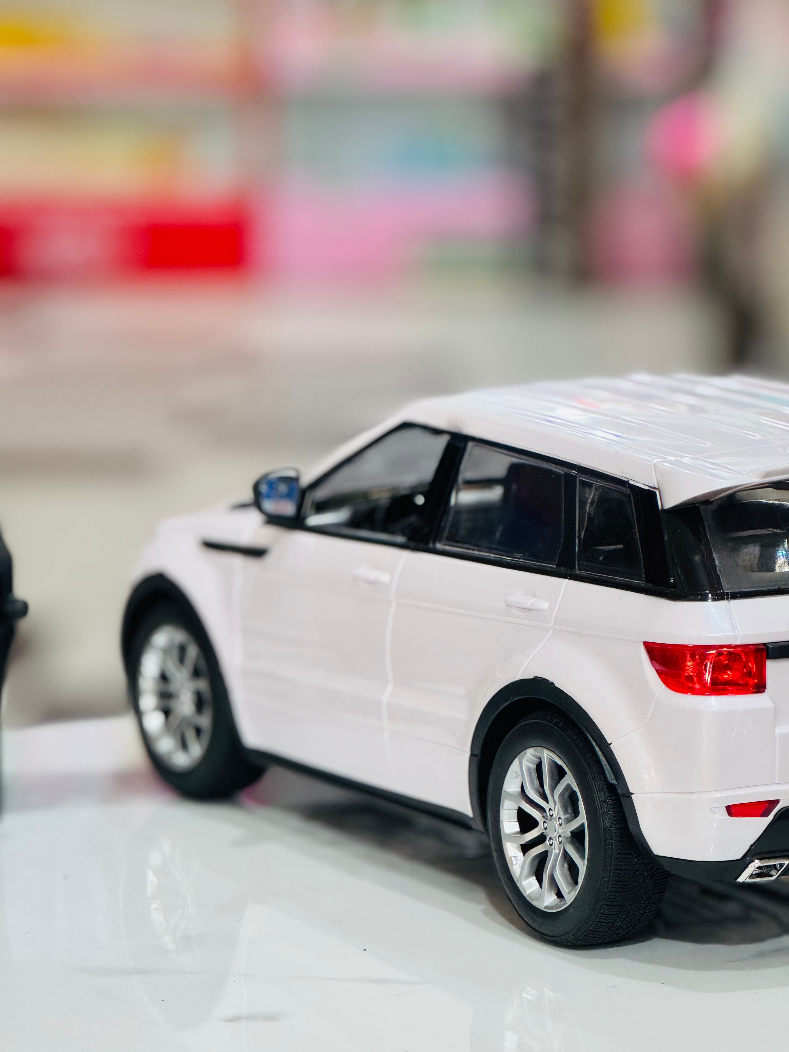 White Range Rover